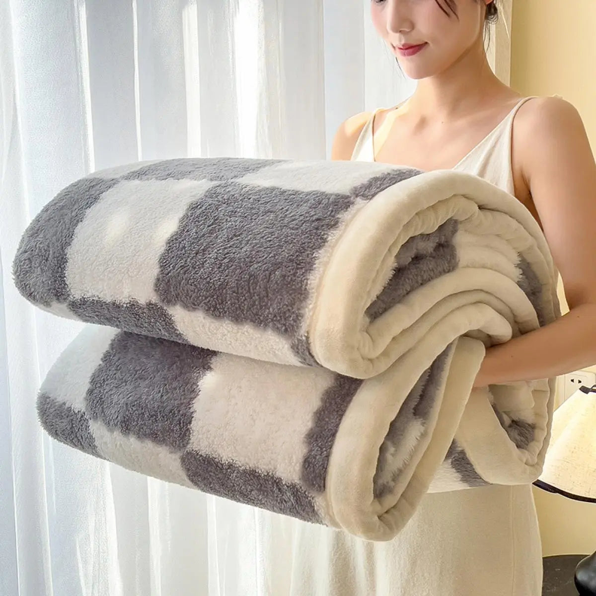 Plaid Pattern Blanket, 1/2 Counts 350GSM Soft Comfortable Warm Throw, Air-Conditioned Room Warm Nap Blanket for Home Office Travel